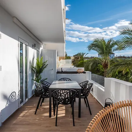 3 Bdrm Stylish W Pool In Puerto Banus Apartment Marbella