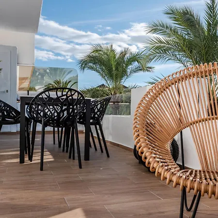 Apartment 3 Bdrm Stylish W Pool In Puerto Banus Marbella