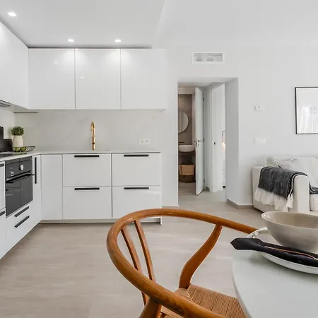 3 Bdrm Stylish W Pool In Puerto Banus Marbella