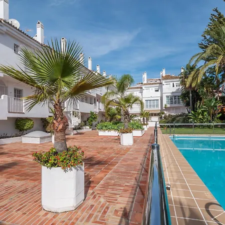 Apartment 3 Bdrm Stylish W Pool In Puerto Banus *