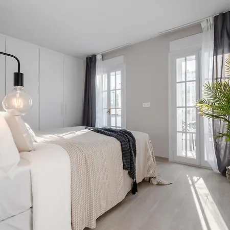 Apartment 3 Bdrm Stylish W Pool In Puerto Banus *