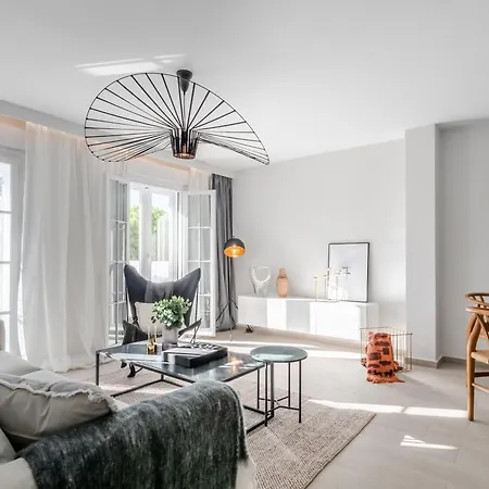 3 Bdrm Stylish W Pool In Puerto Banus * Marbella